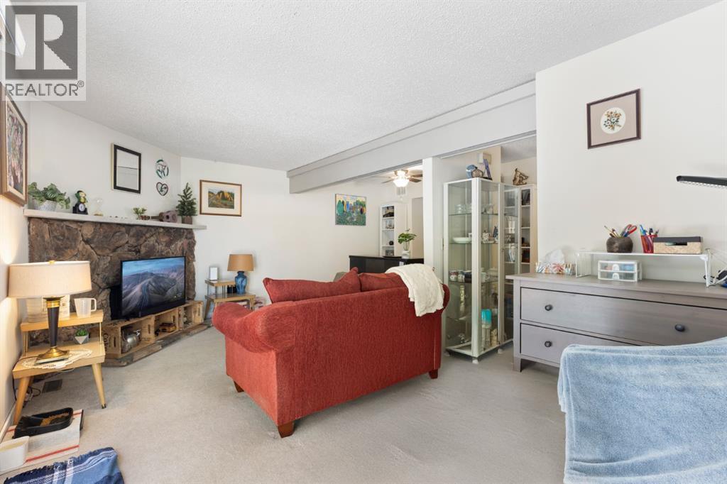 Single Family House for Sale in    Avenue SW Glenbrook Calgary 