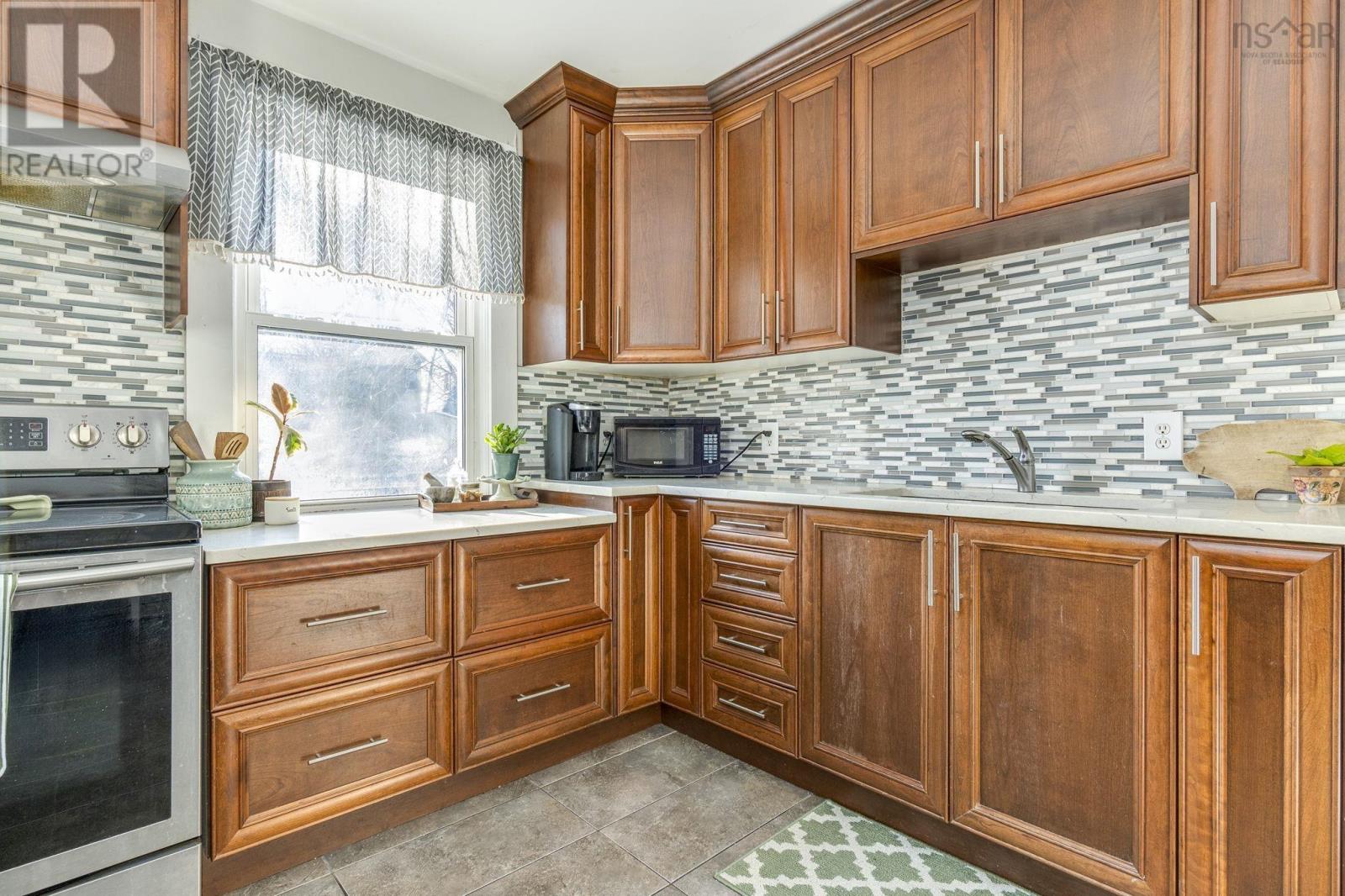 Property 23 of 52 of 2542 Gottingen Street