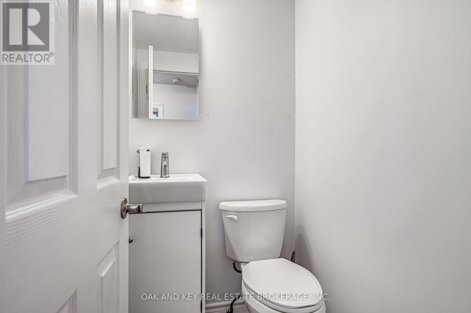 18 GEORGE STREET, Strathroy-Caradoc (SE), Ontario, N7G3K9 — Photo 3