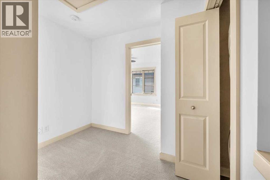 Single Family House for Sale in  Aspen Hills Terrace SW Aspen Woods Calgary 