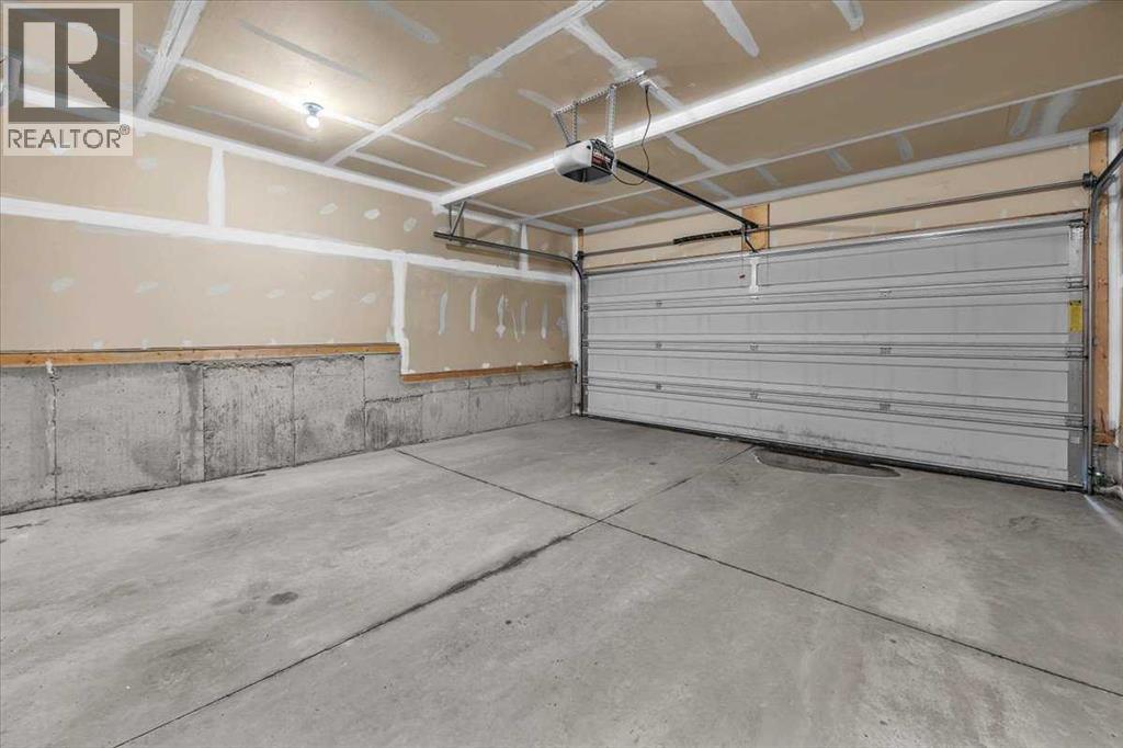 Single Family House for Sale in  Aspen Hills Terrace SW Aspen Woods Calgary 