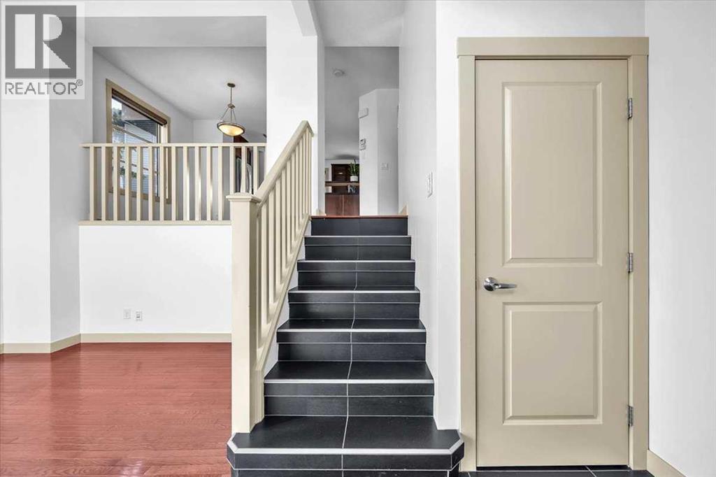 Single Family House for Sale in  Aspen Hills Terrace SW Aspen Woods Calgary 