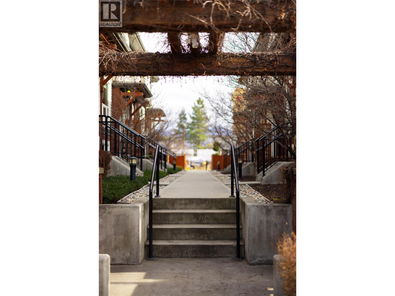 5 1831 Ambrosi Road, Kelowna