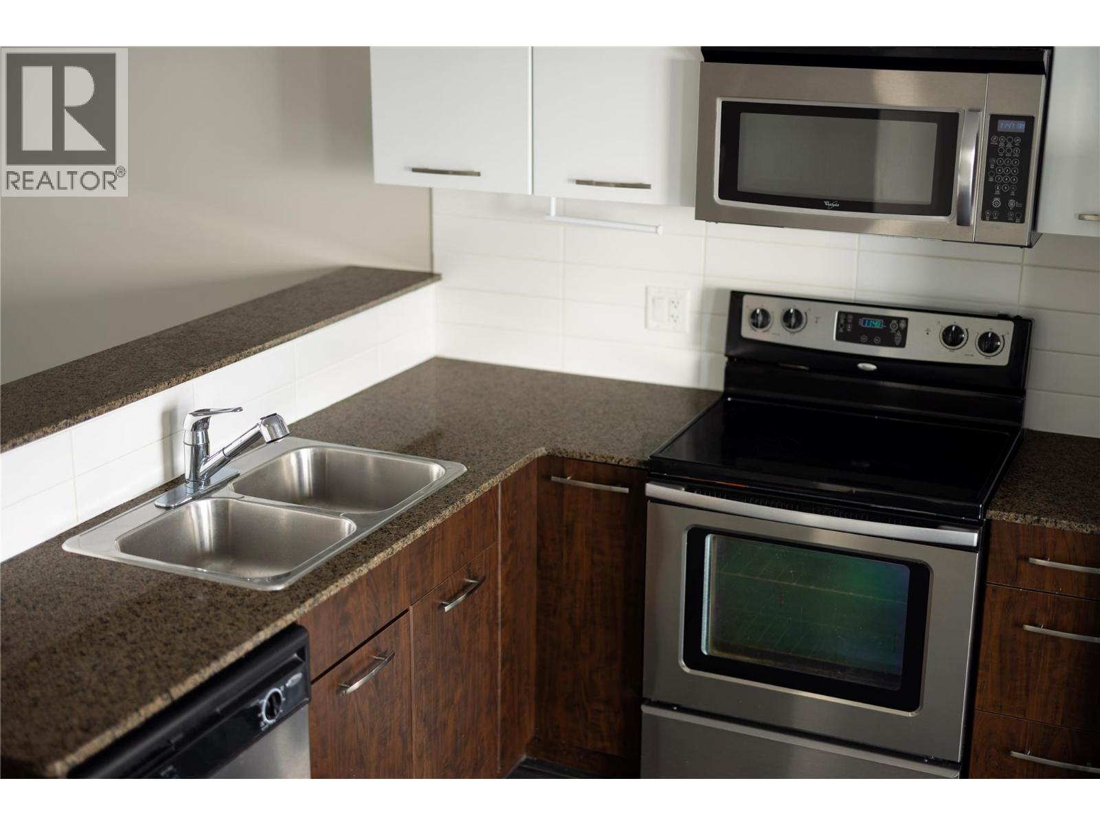 5 1831 Ambrosi Road, Kelowna