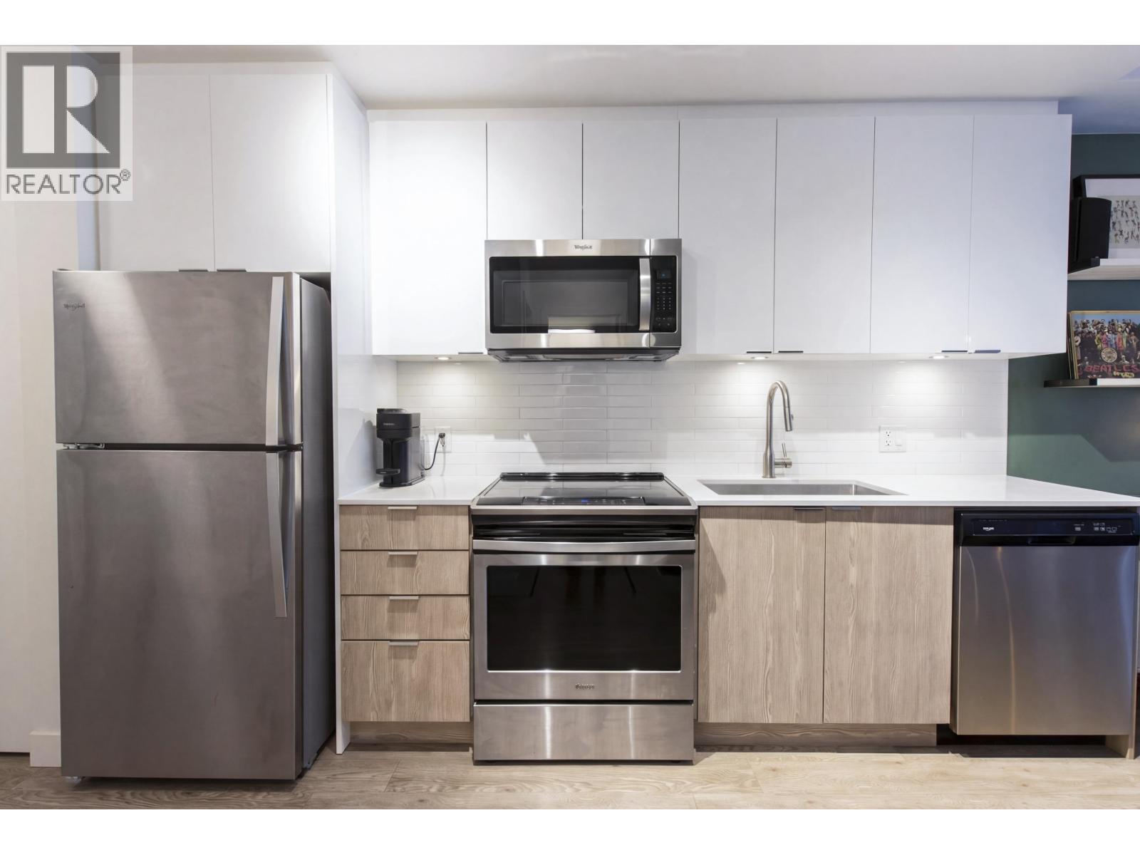 202 37881 CLEVELAND AVENUE, Squamish