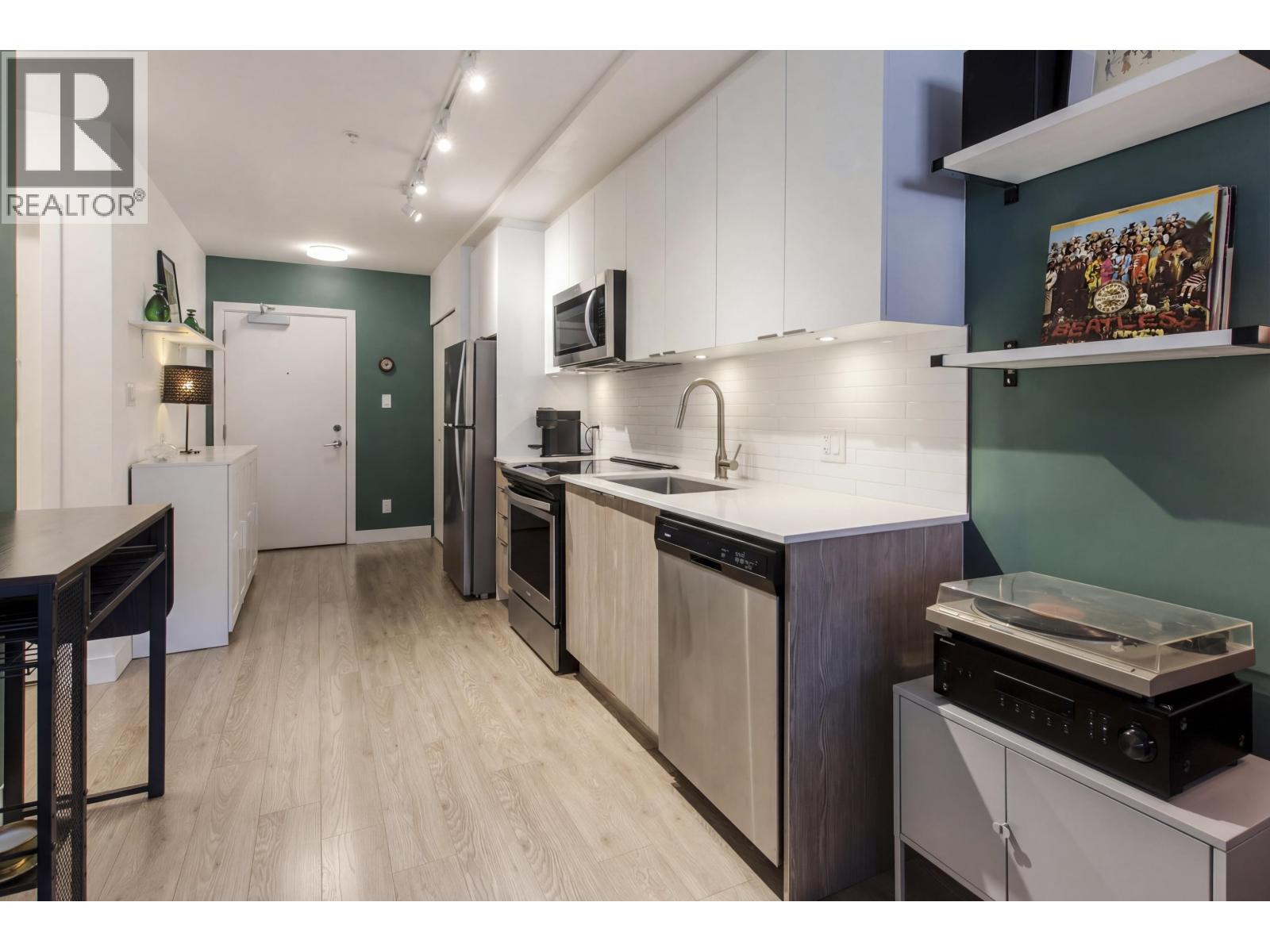 202 37881 CLEVELAND AVENUE, Squamish