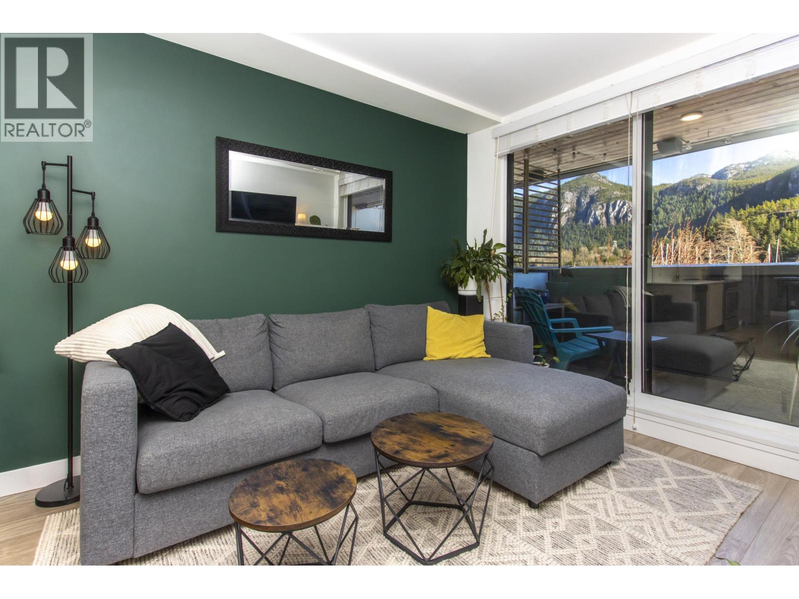 202 37881 CLEVELAND AVENUE, Squamish