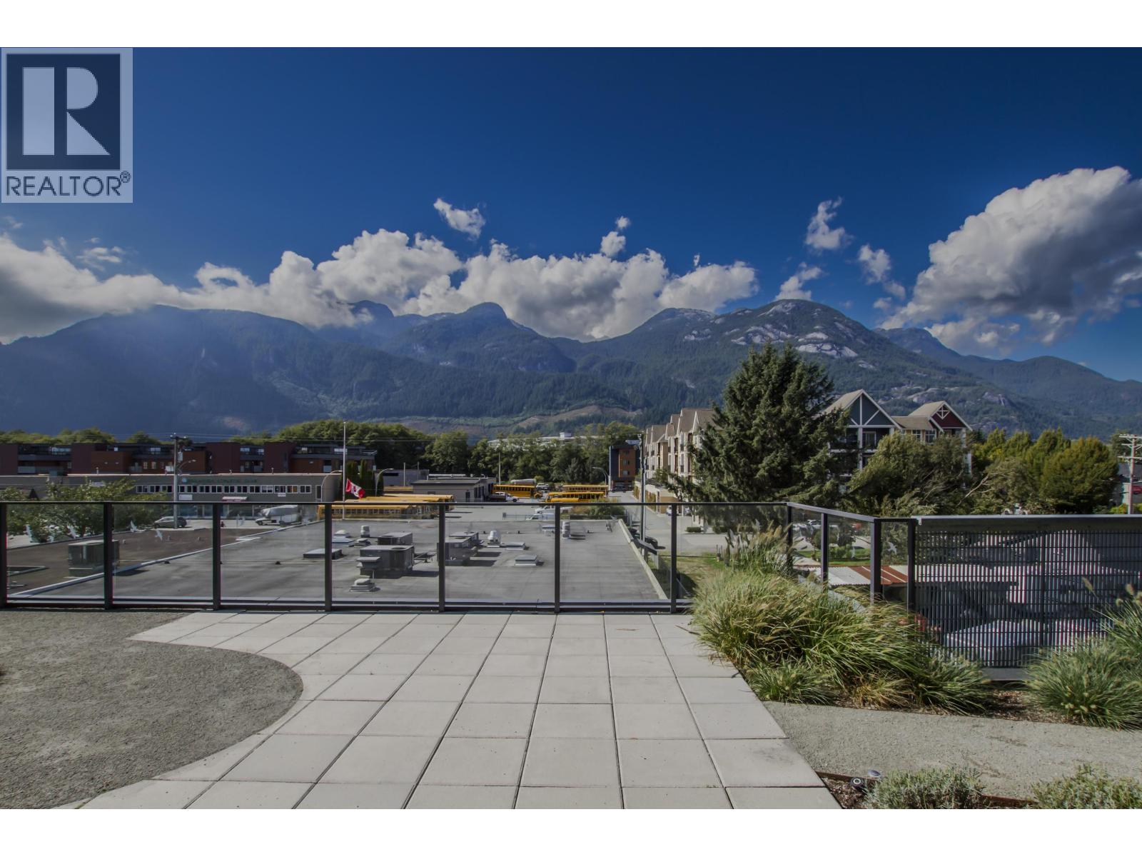 202 37881 CLEVELAND AVENUE, Squamish