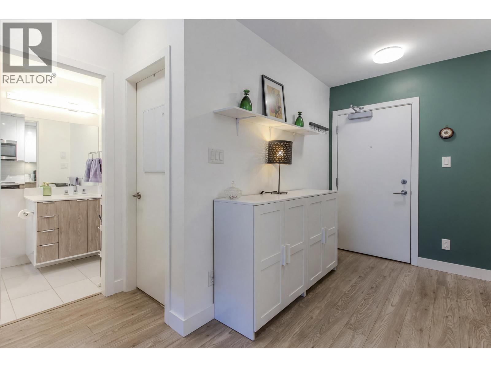 202 37881 CLEVELAND AVENUE, Squamish