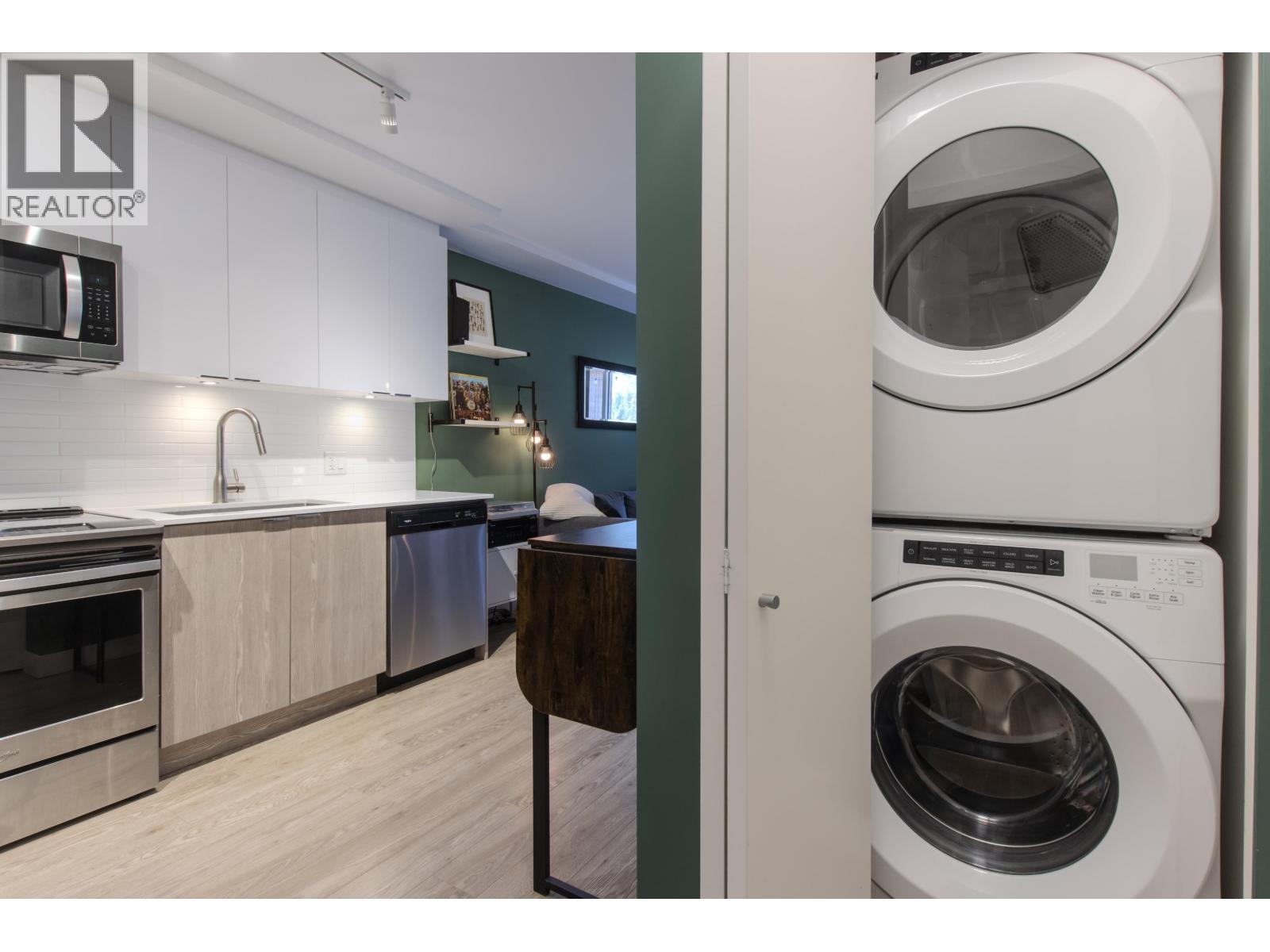 202 37881 CLEVELAND AVENUE, Squamish