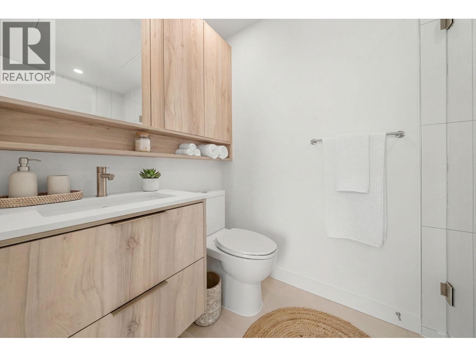 404 3594 MALSUM DRIVE, North Vancouver