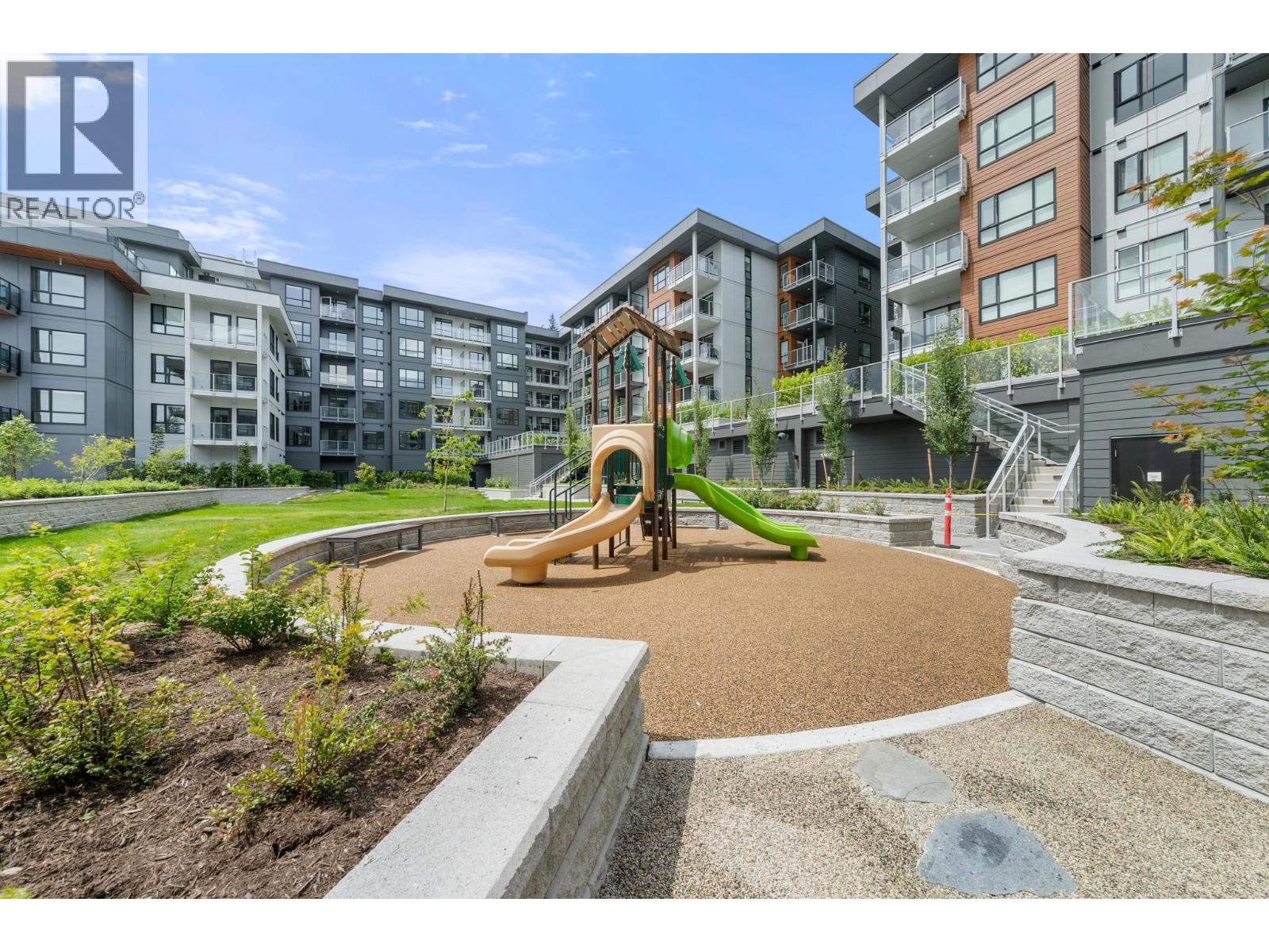 404 3594 MALSUM DRIVE, North Vancouver