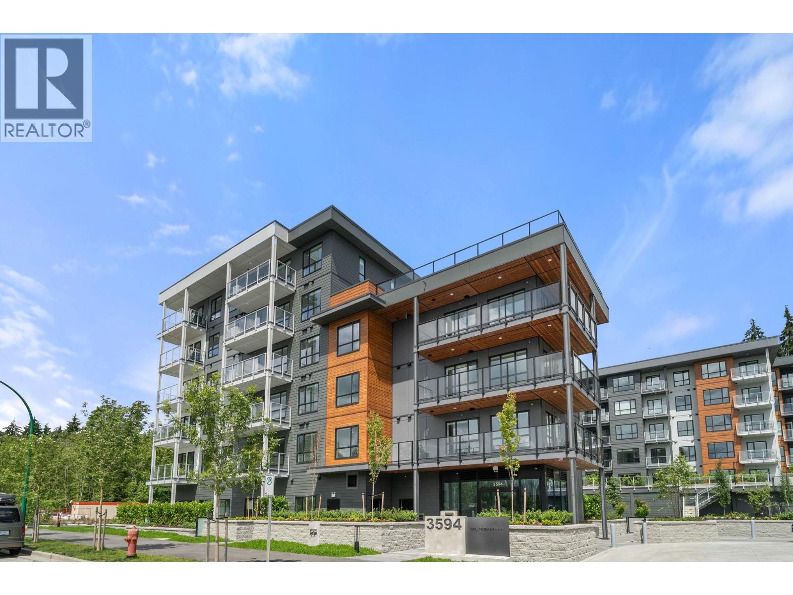 404 3594 MALSUM DRIVE, North Vancouver