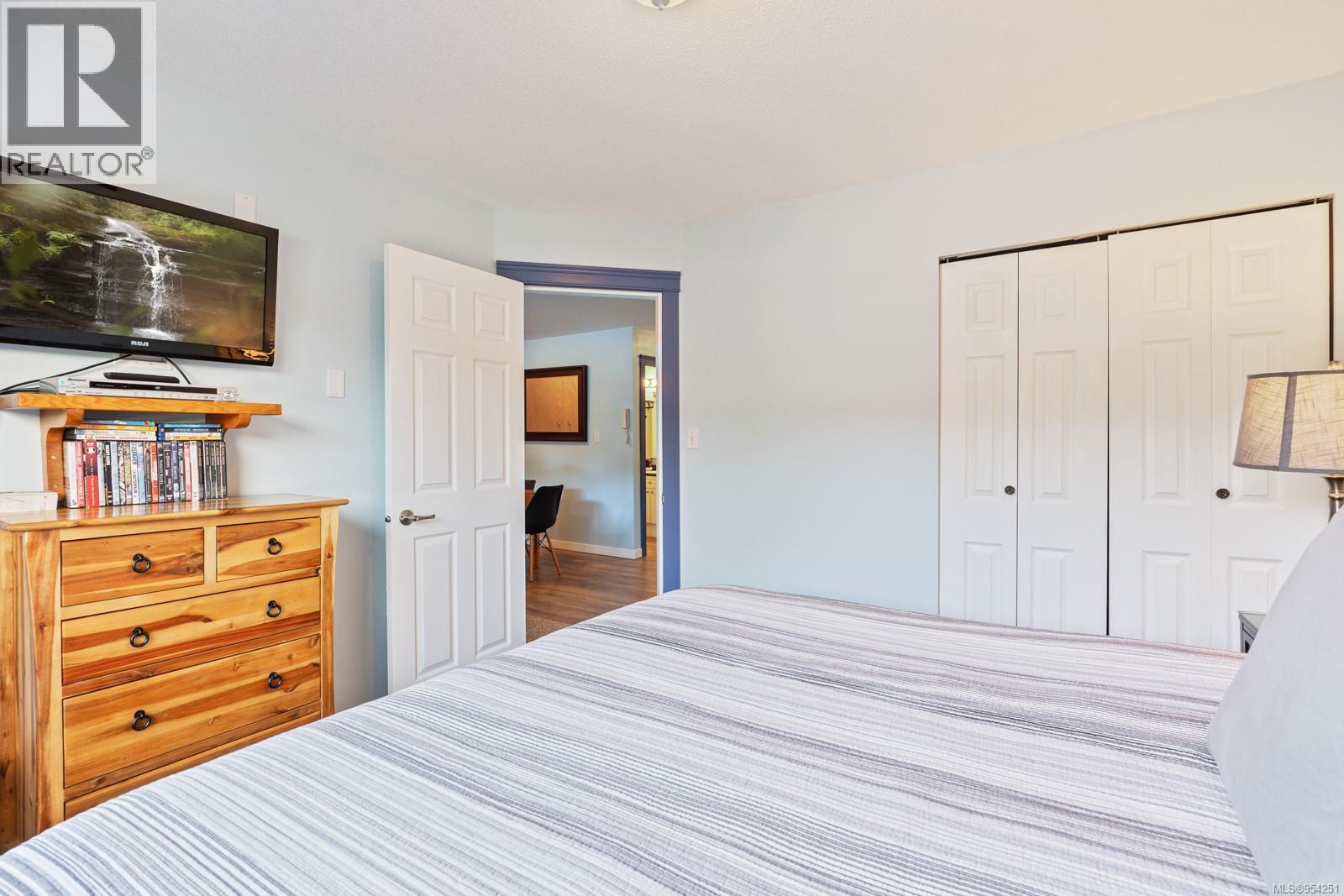 #305 1105 HENRY RD - Image 3