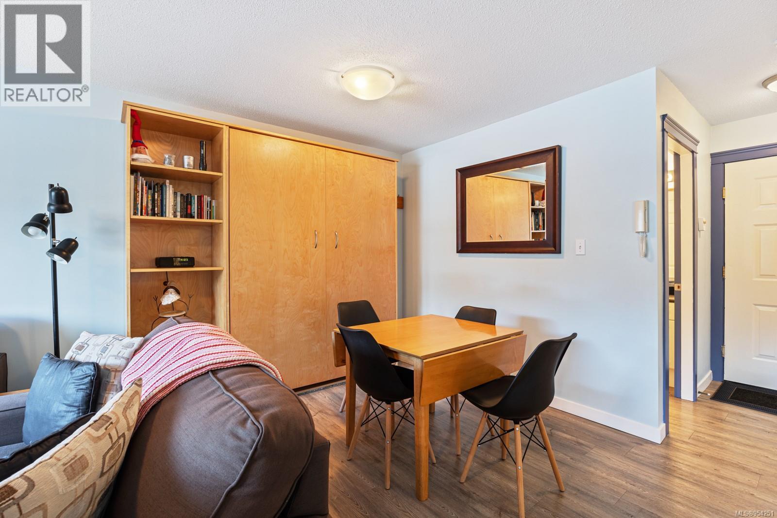 #305 1105 HENRY RD - 9