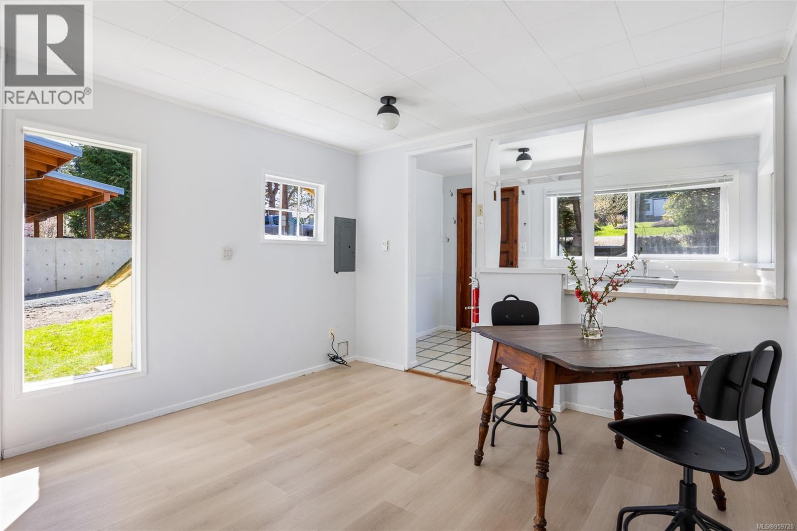 6148 ALDERGROVE DR - 21