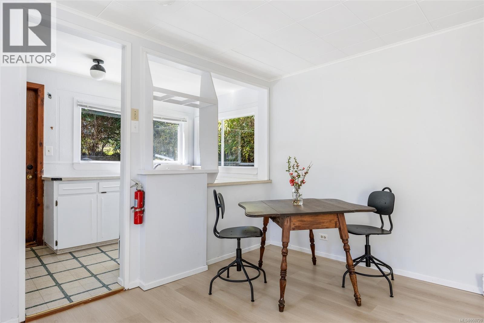 6148 ALDERGROVE DR - 20