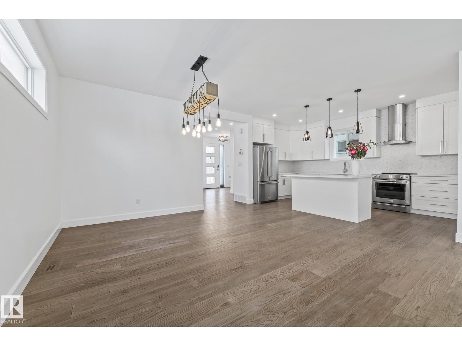 10038 142 ST NW, Edmonton