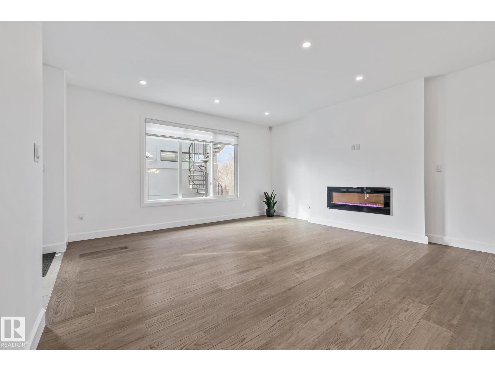 10038 142 ST NW, Edmonton