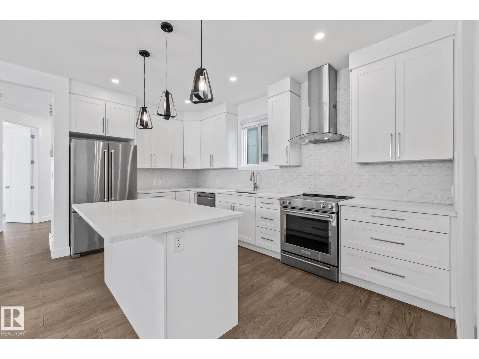 10038 142 ST NW, Edmonton