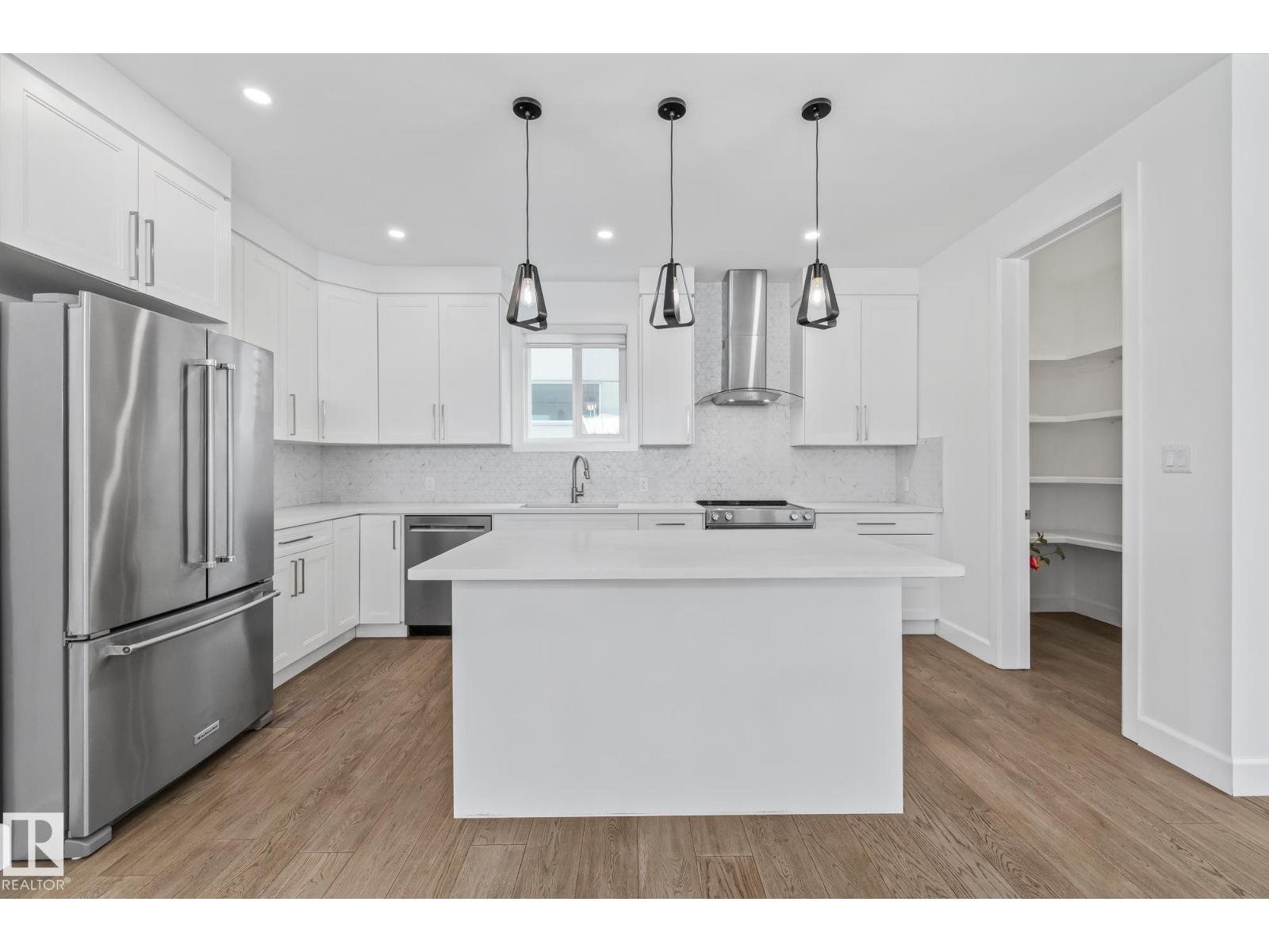 10038 142 ST NW, Edmonton