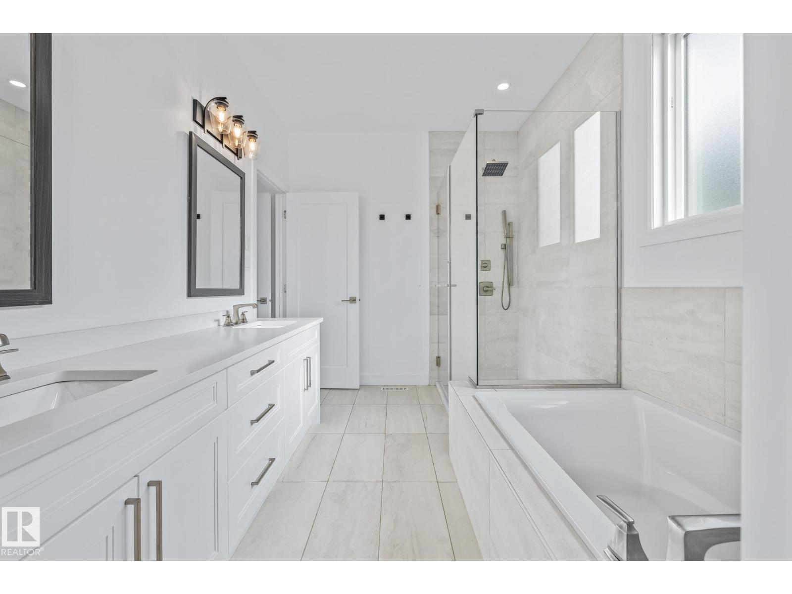 10038 142 ST NW, Edmonton