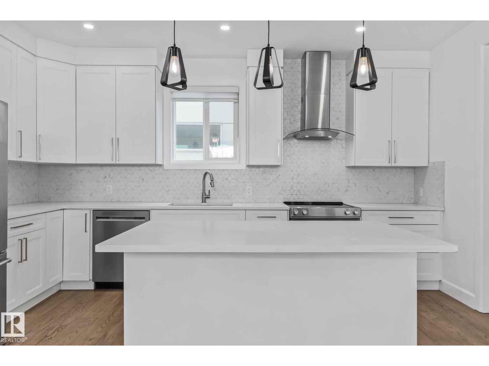 10038 142 ST NW, Edmonton