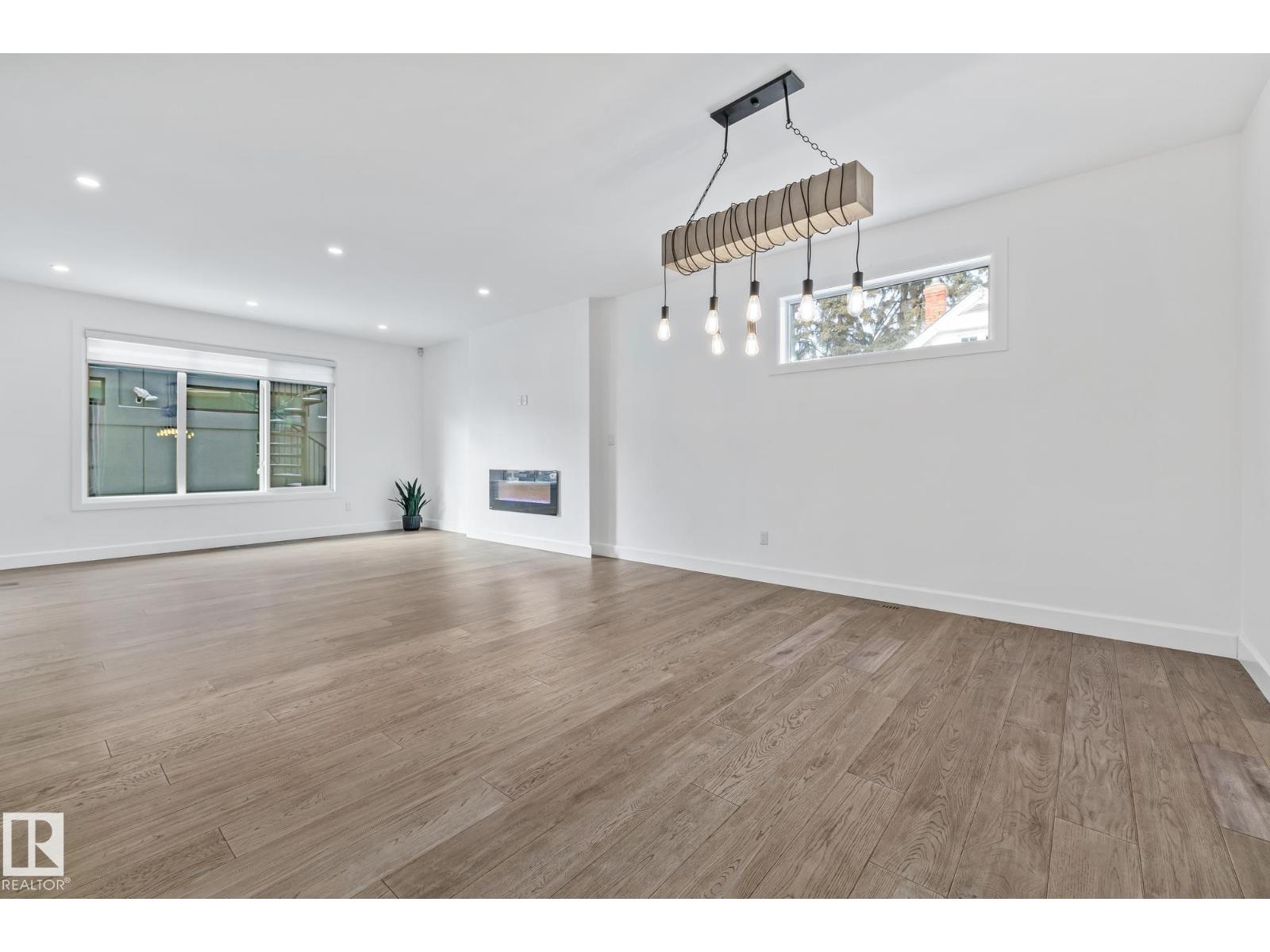 10038 142 ST NW, Edmonton