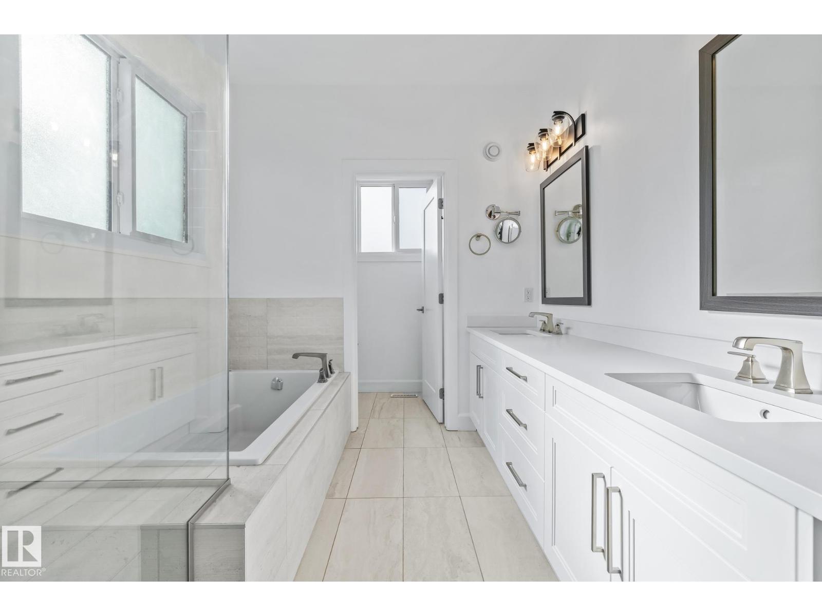 10038 142 ST NW, Edmonton