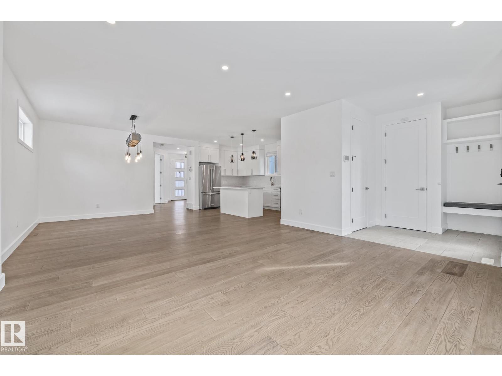 10038 142 ST NW, Edmonton