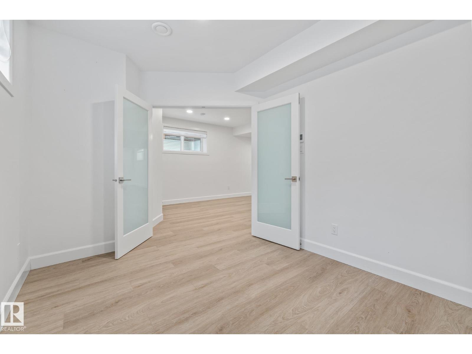 10038 142 ST NW, Edmonton