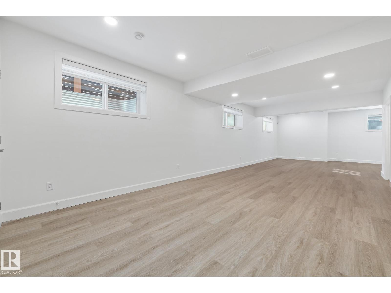 10038 142 ST NW, Edmonton