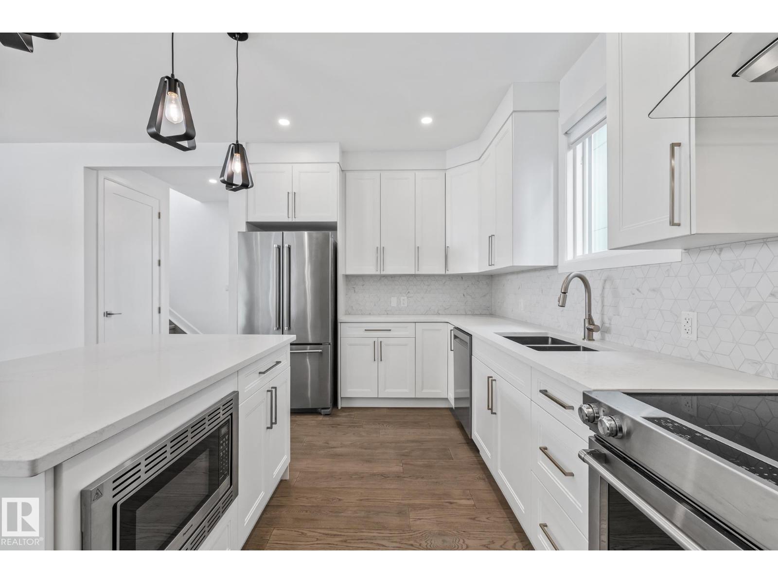 10038 142 ST NW, Edmonton