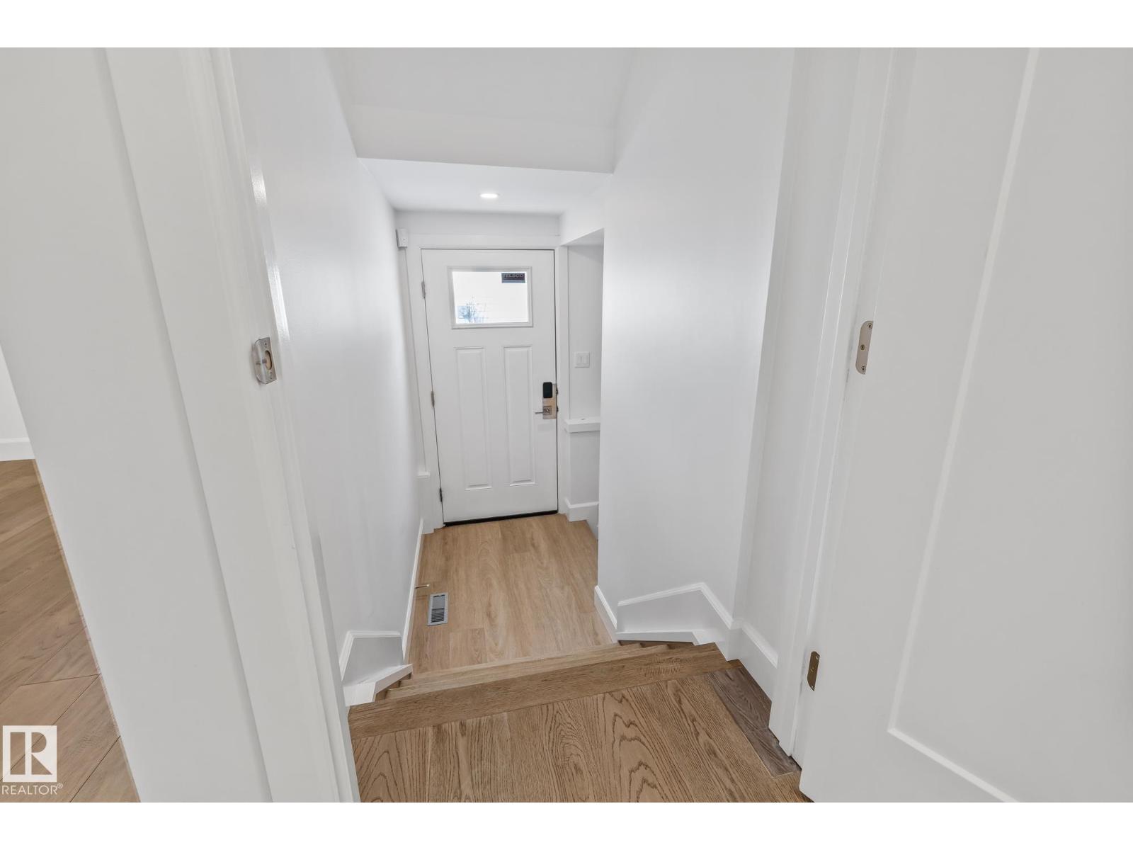 10038 142 ST NW, Edmonton