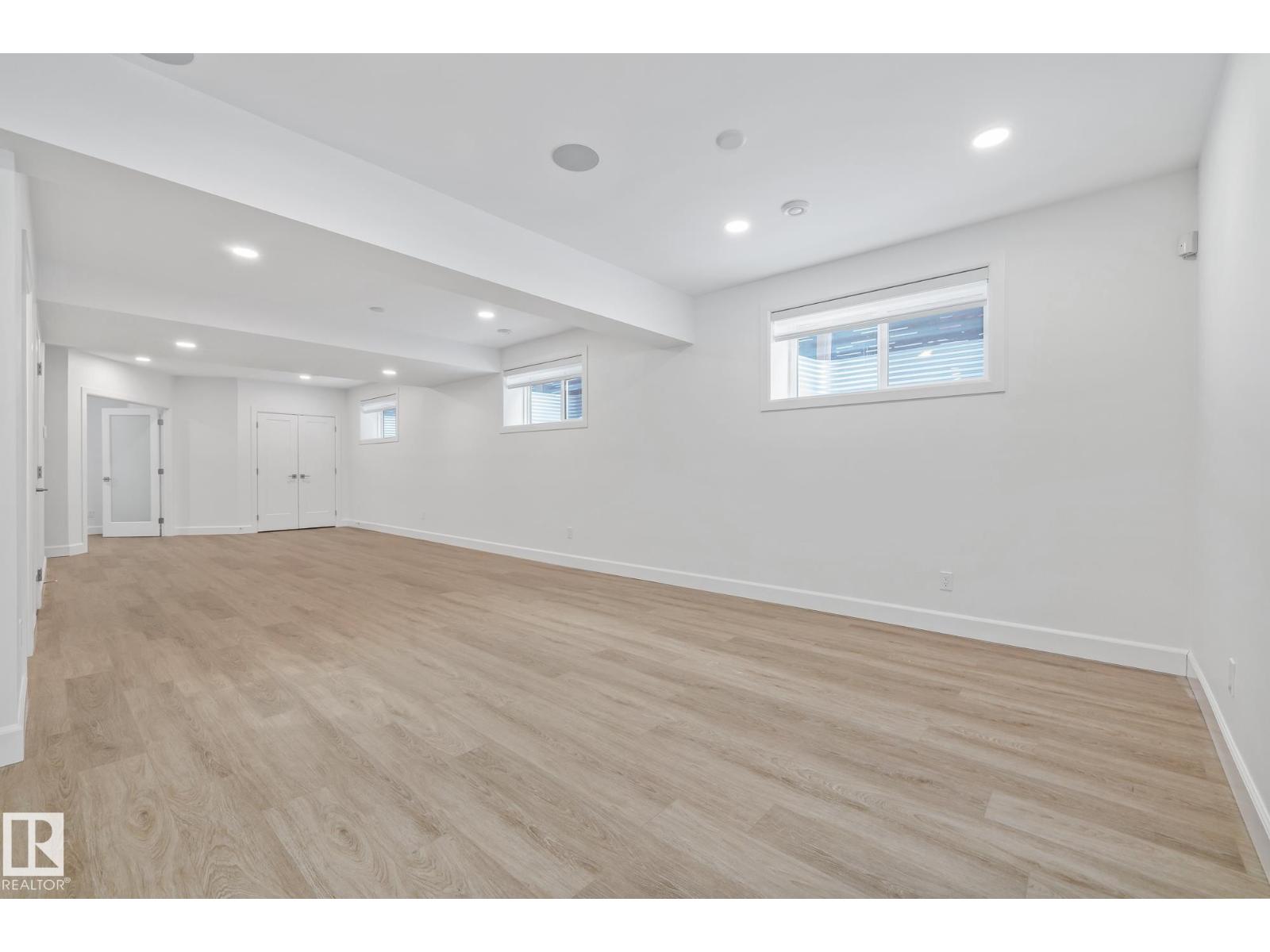 10038 142 ST NW, Edmonton