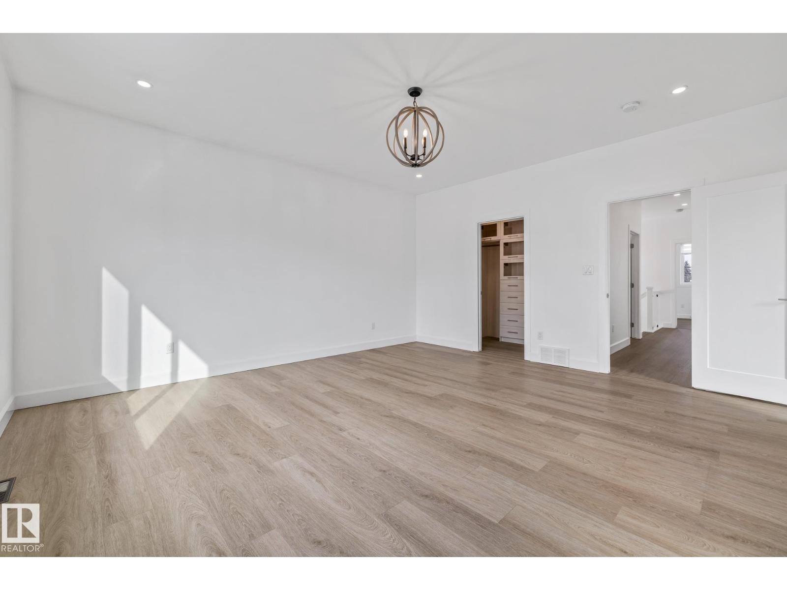 10038 142 ST NW, Edmonton