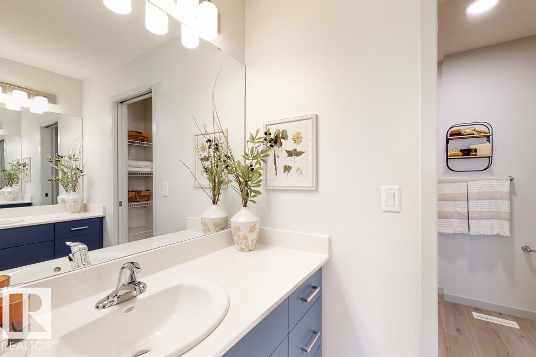 8636 183 AV NW - 36