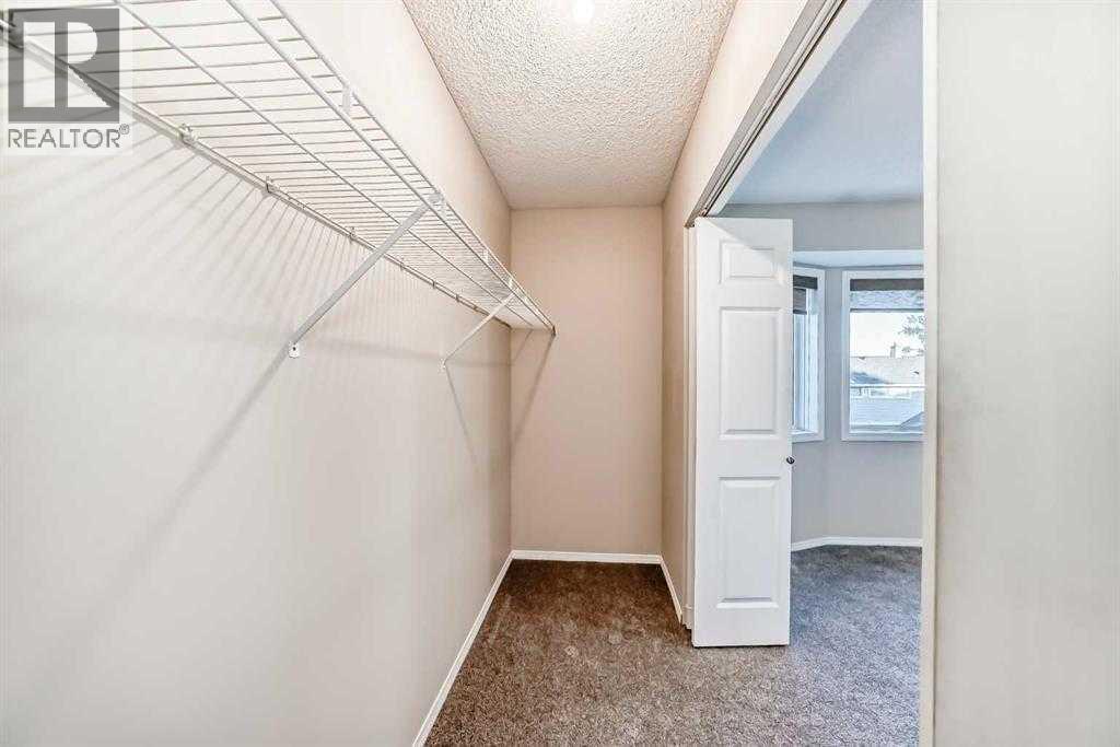 Single Family House for Sale in  Regal Park NE Renfrew Calgary 