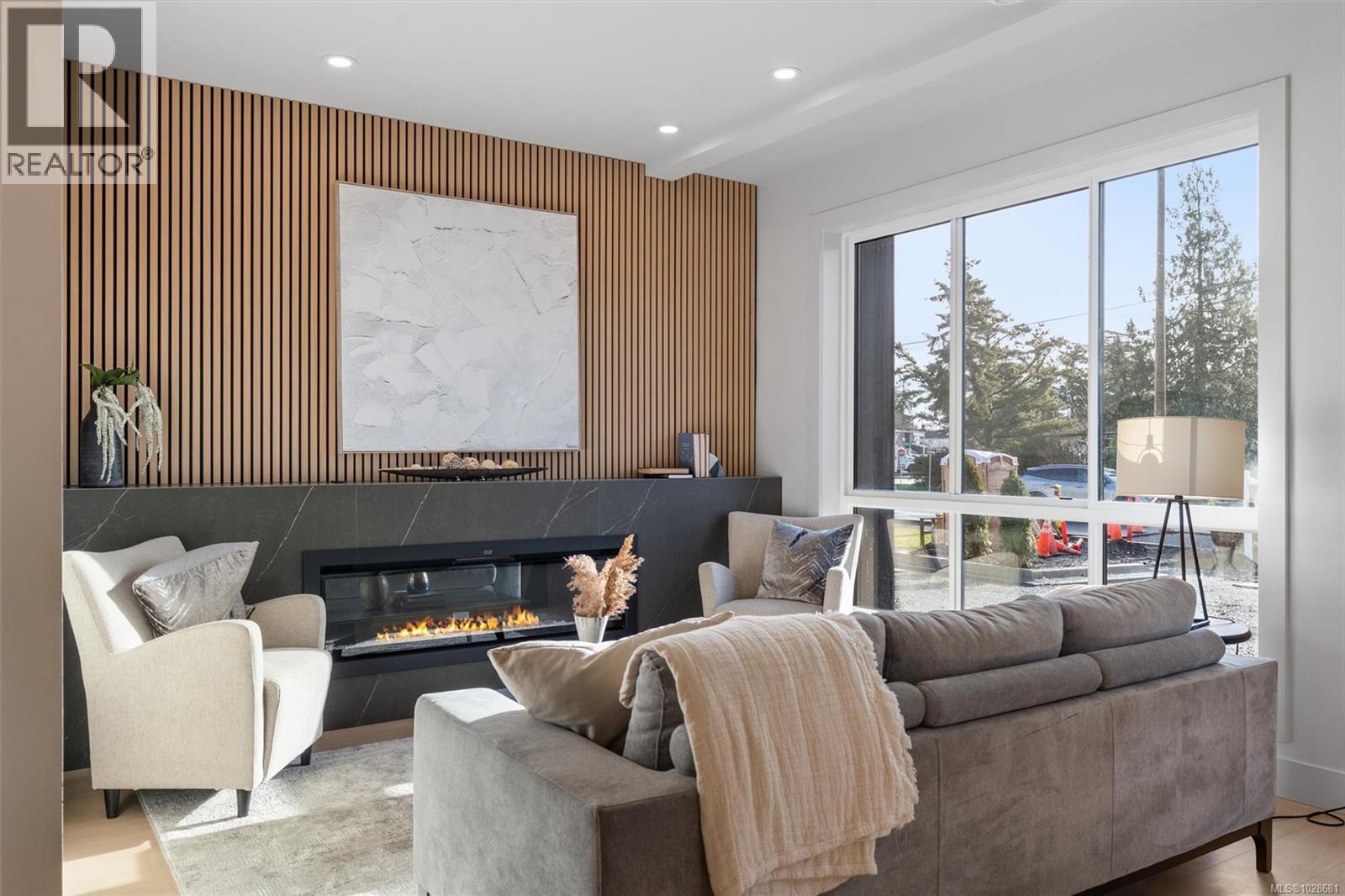 2 588 Whiteside Street, Saanich