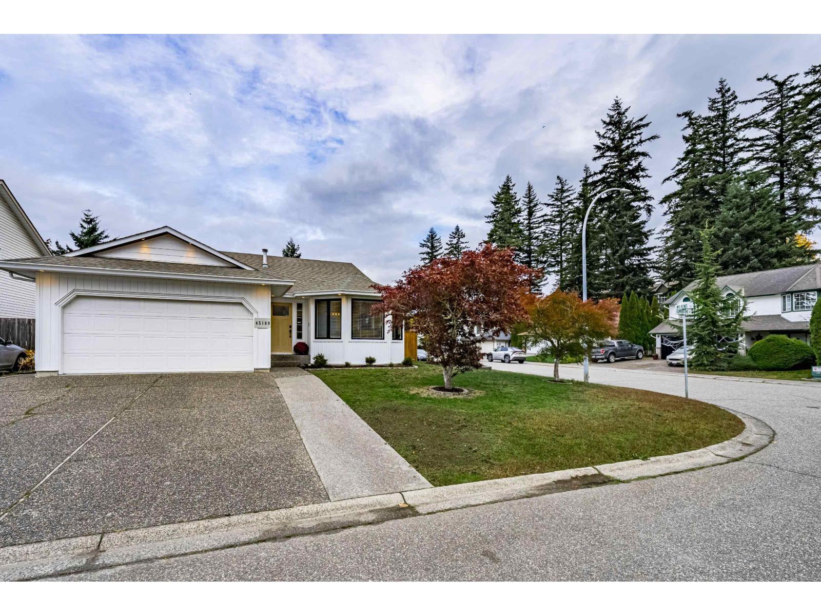 45169 CUMBERLAND Avenue - photo 2