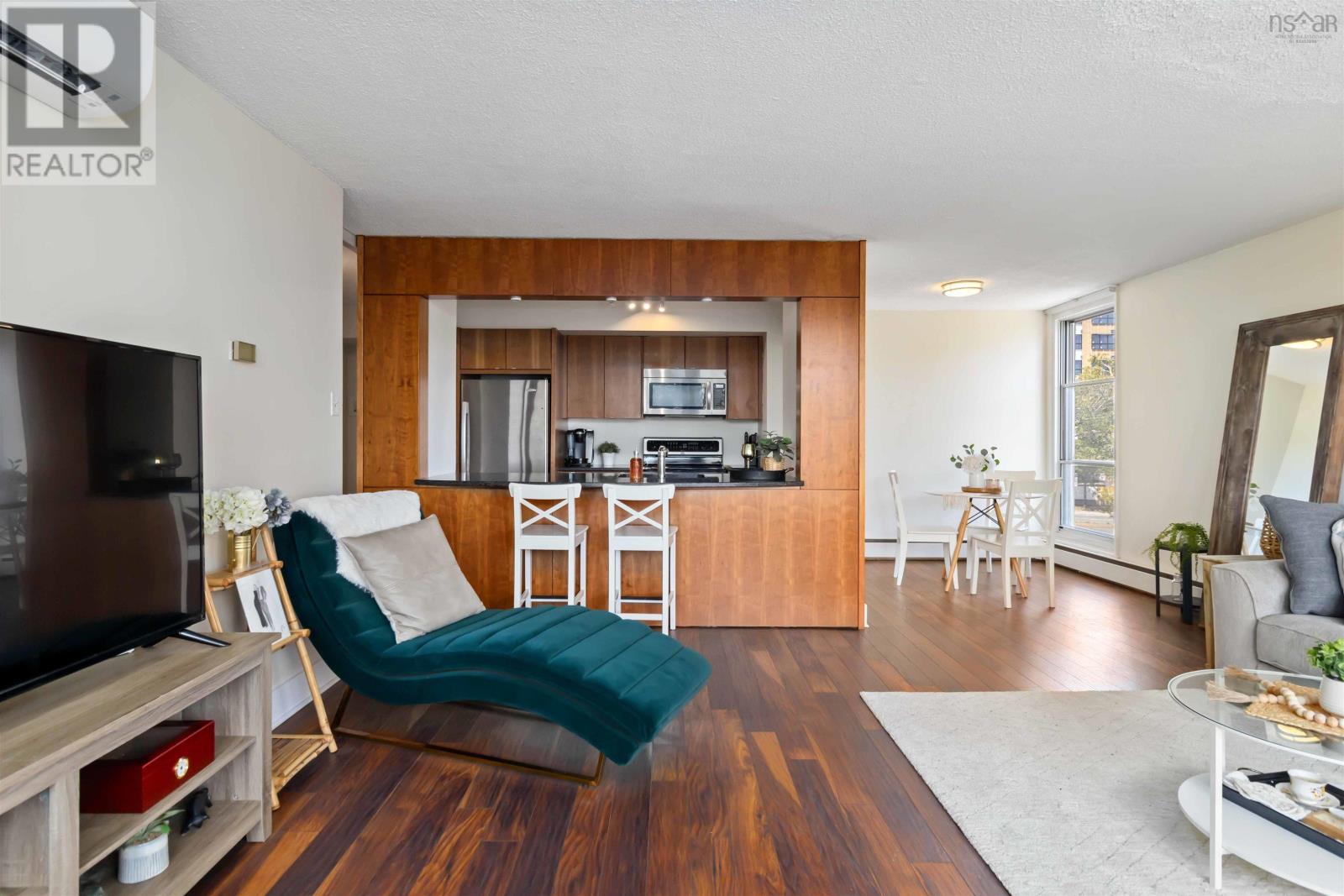 Property 7 of 19 of 109 105 Dunbrack Street