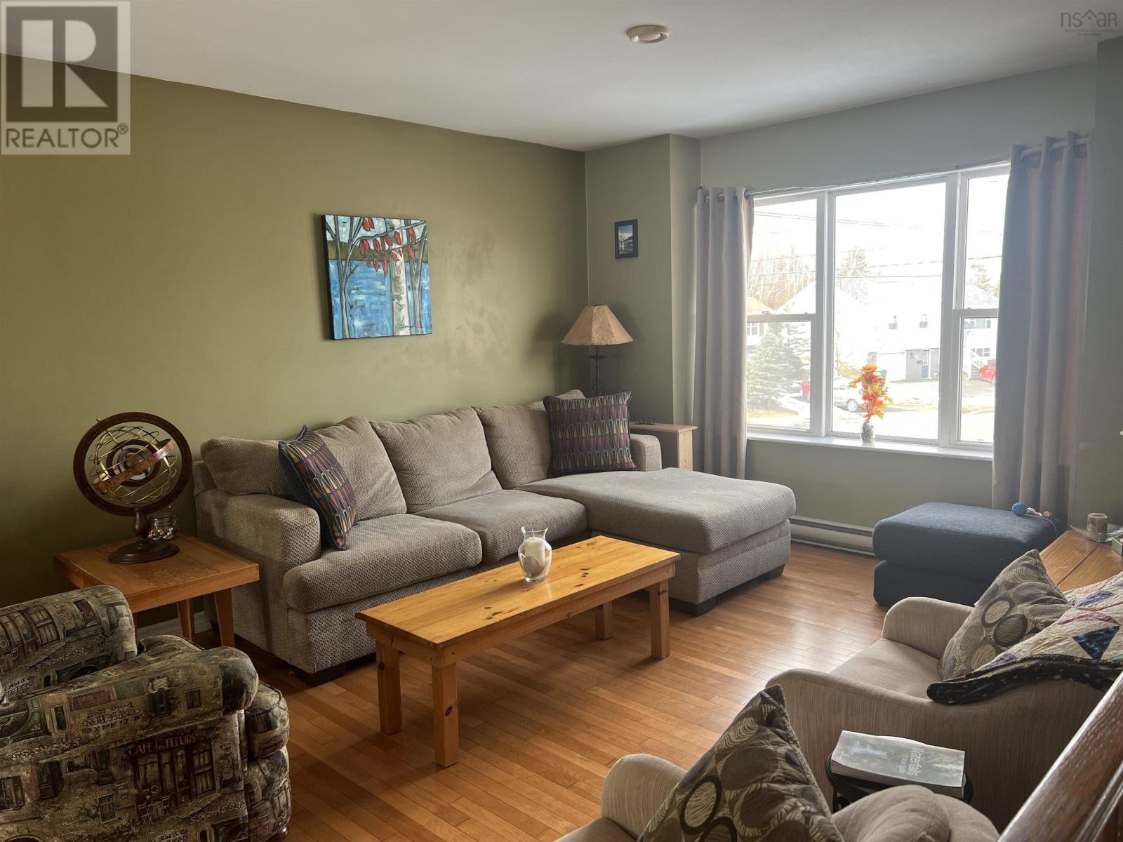 Property 7 of 20 of 406 Parkdale Avenue