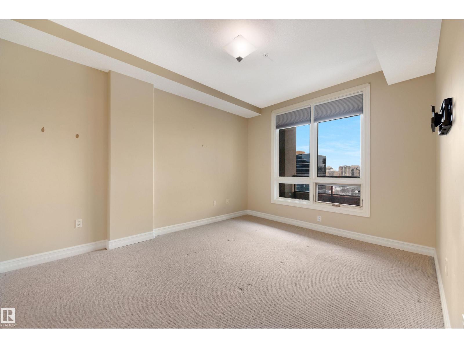 #906 10142 111 ST NW - 15