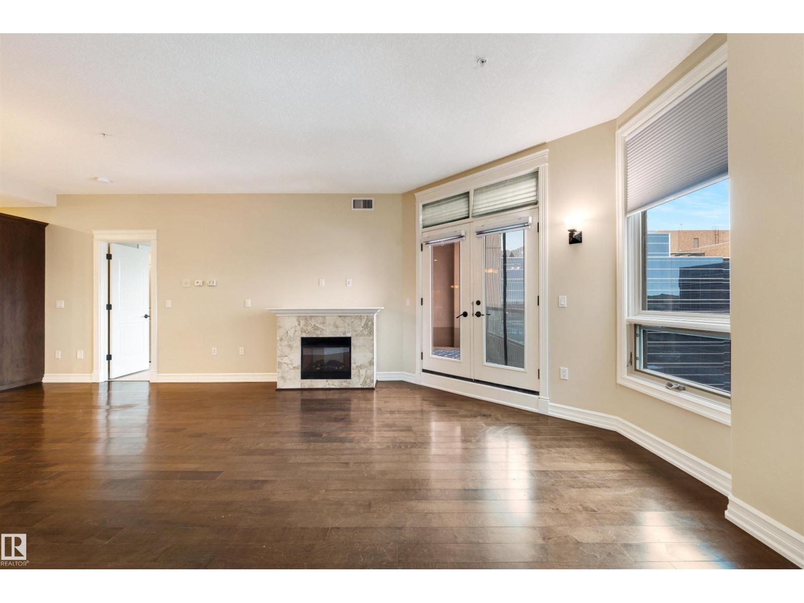 #906 10142 111 ST NW - 9