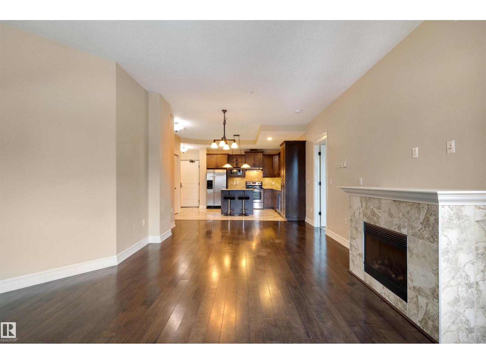 #906 10142 111 ST NW - 10