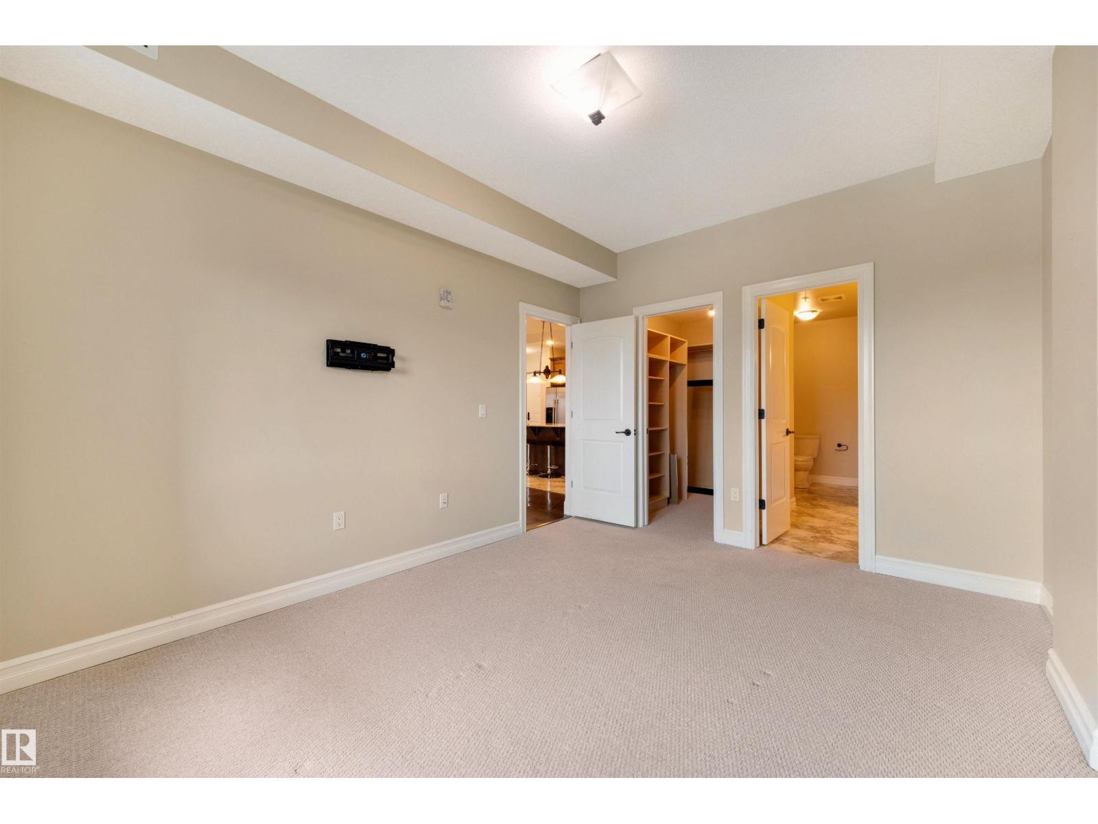 #906 10142 111 ST NW - 16