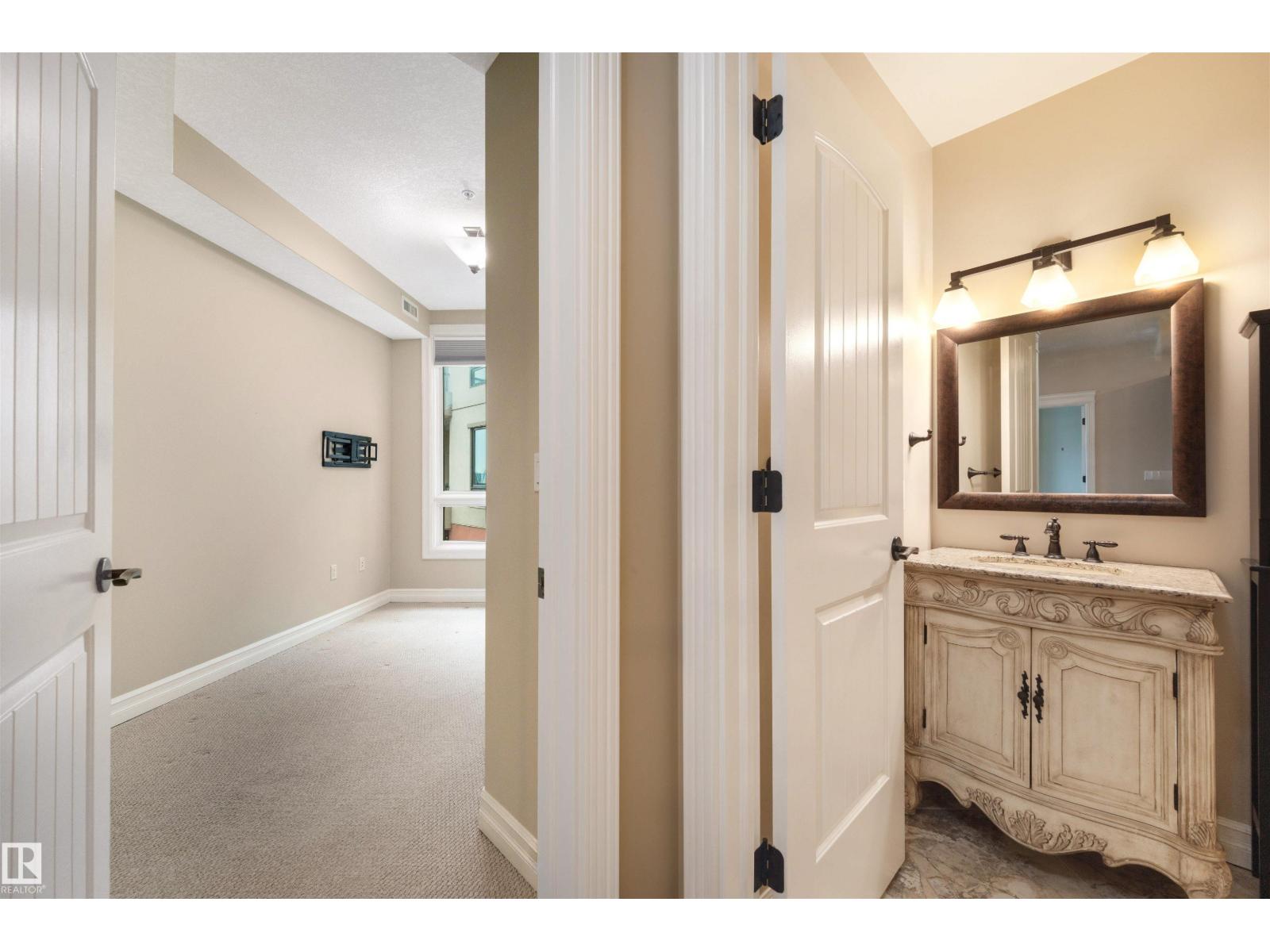#906 10142 111 ST NW - 12