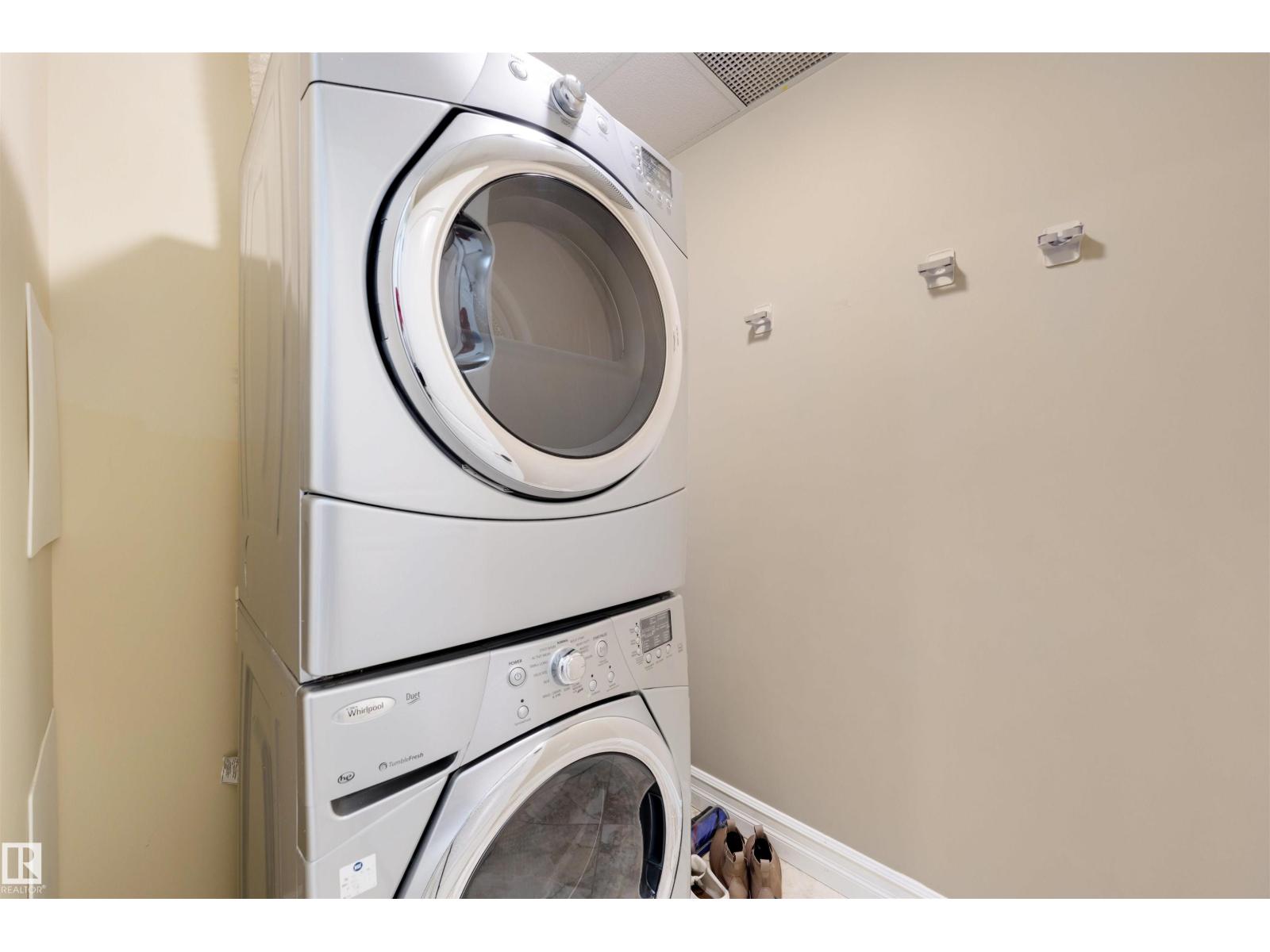 #906 10142 111 ST NW - 20