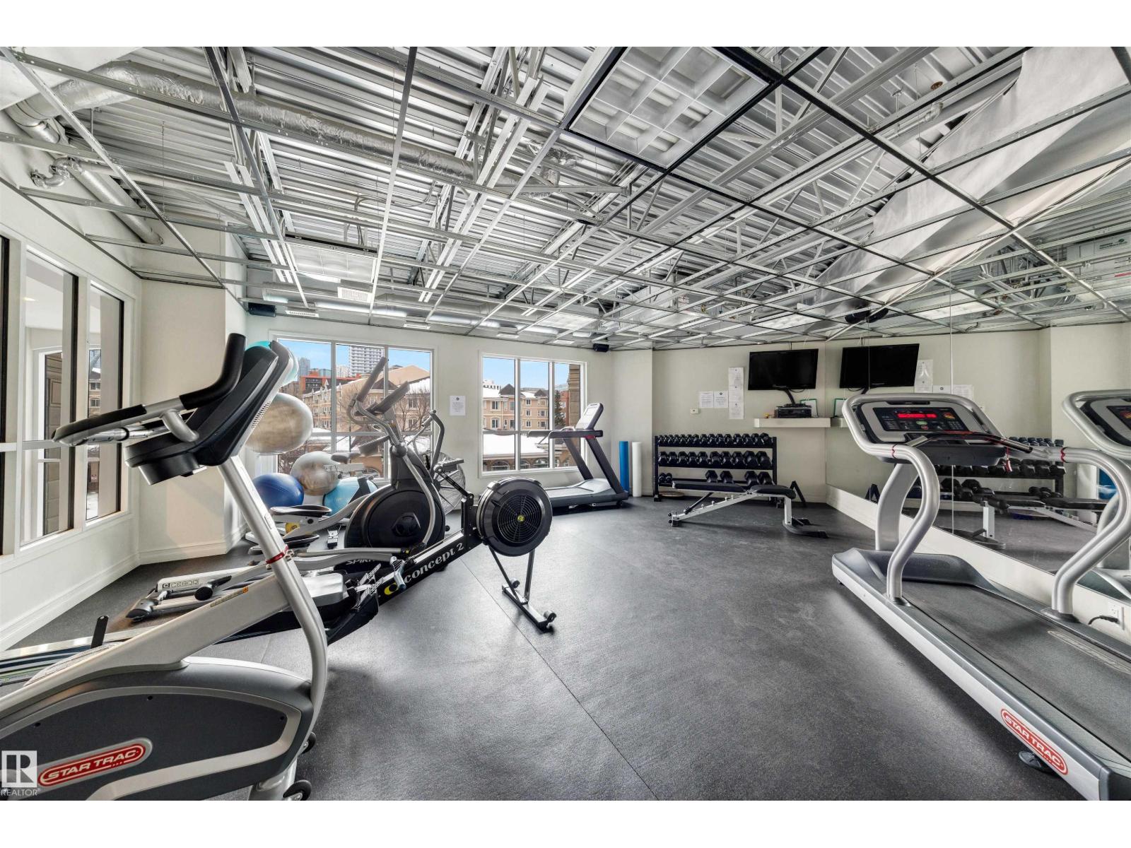 #906 10142 111 ST NW - 28