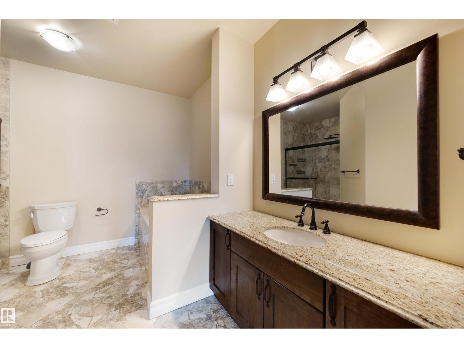 #906 10142 111 ST NW - 17